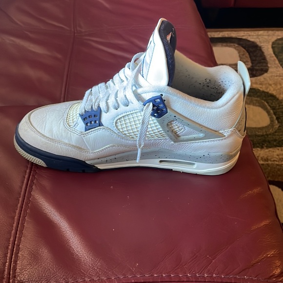 Air Jordan Sneakers Men’s 4 - Picture 2 of 4